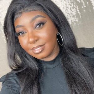 Meet your Posher, Fatima